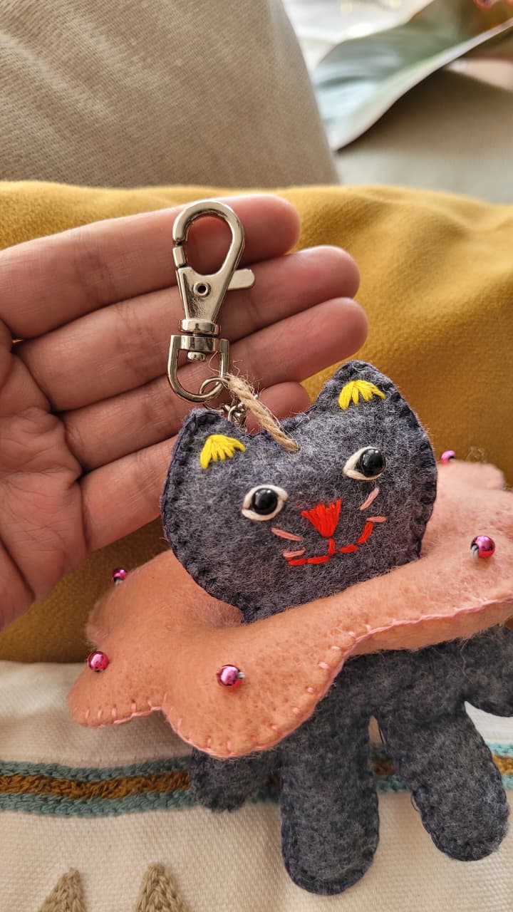 1. Charms Patitas